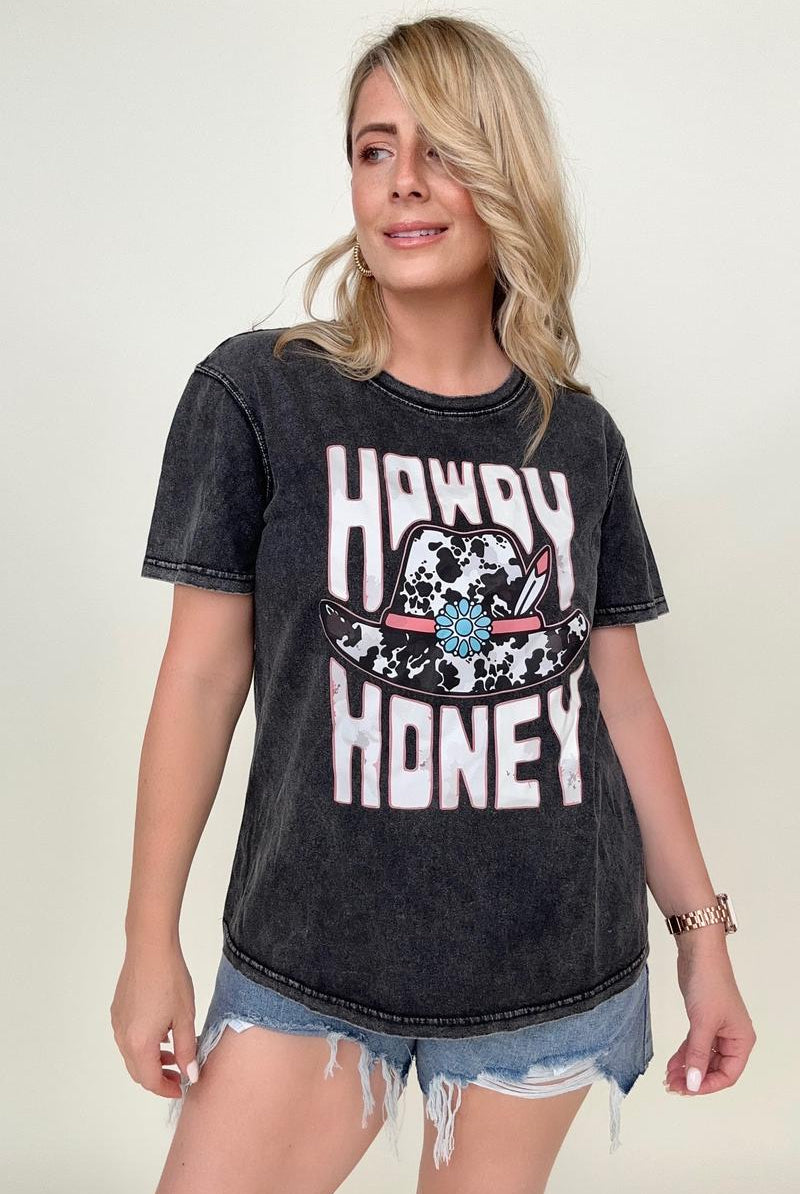 HOWDY HONEY Cowboy Hat Graphic Tee - GemThreads Boutique