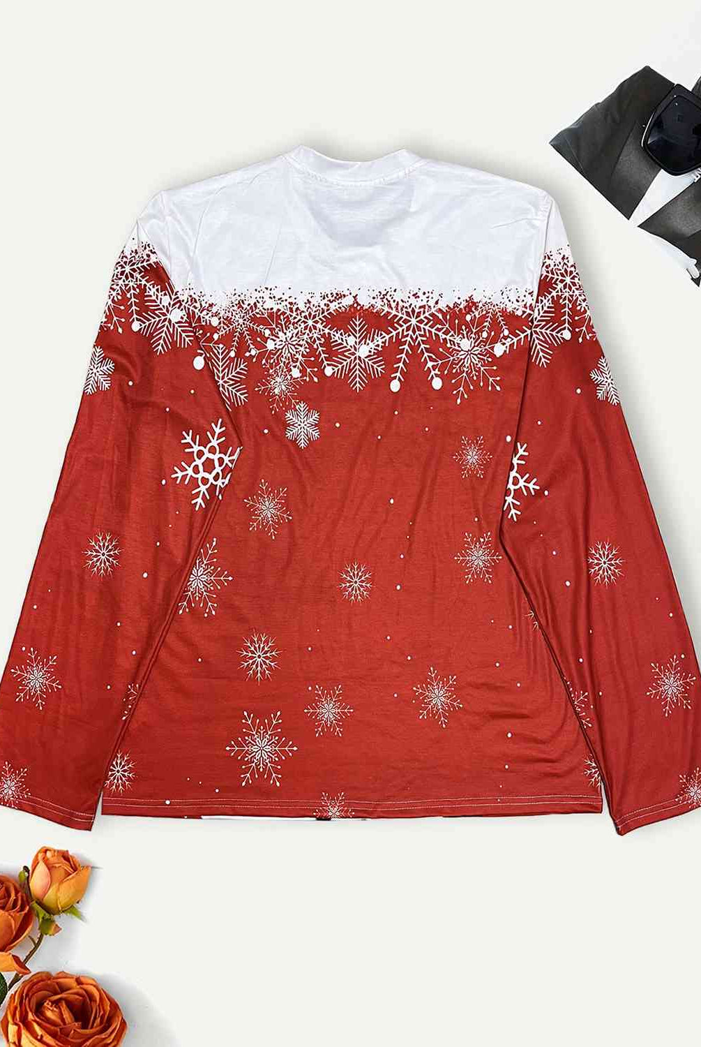 Plus Size Snowflake Print Round Neck T-Shirt - GemThreads Boutique