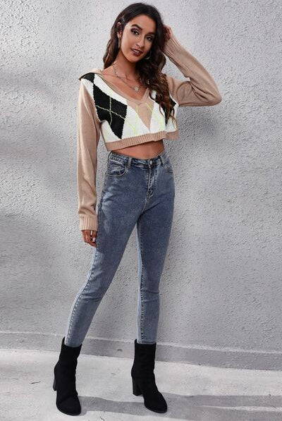Geometric Long Sleeve Cropped Sweater - GemThreads Boutique